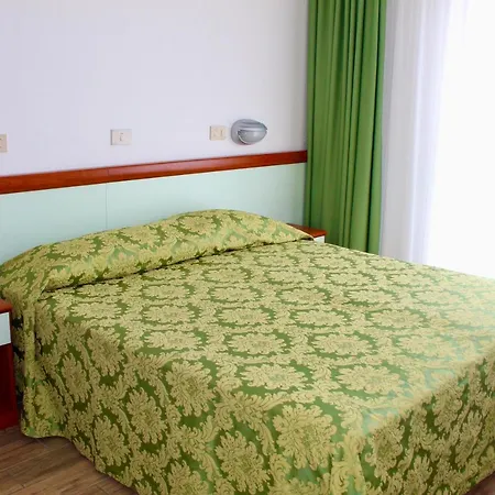 Ξενοδοχείο Cristina 3*