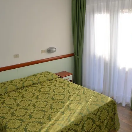 Cristina Ξενοδοχείο 3*