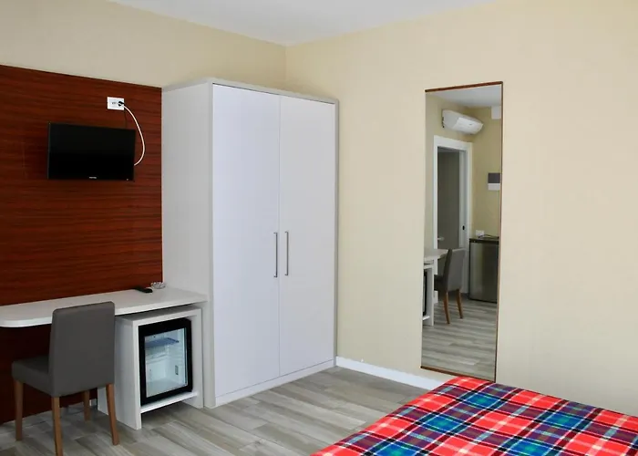 Cristina מלון 3*